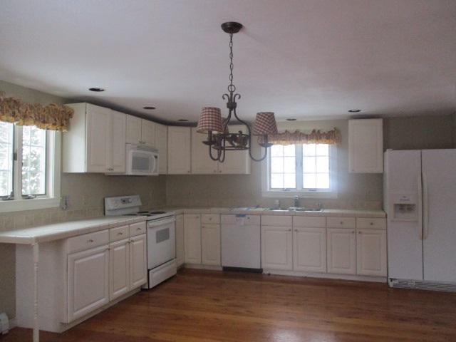 87 High Range Road Londonderry, NH 03053 - Photo 2 of 22
