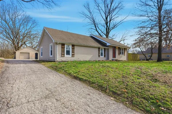 $1,150,000 | 106 Saratoga Avenue, Excelsior Springs, MO 64024