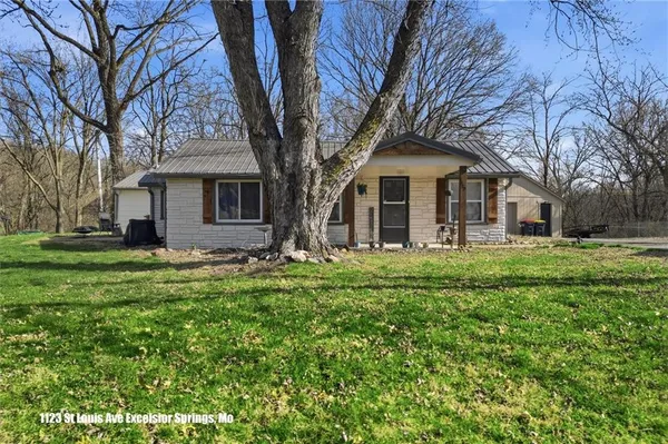 $1,150,000 | 106 Saratoga Avenue, Excelsior Springs, MO 64024