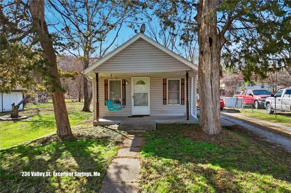 $1,150,000 | 106 Saratoga Avenue, Excelsior Springs, MO 64024
