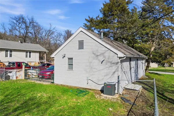 $1,150,000 | 106 Saratoga Avenue, Excelsior Springs, MO 64024