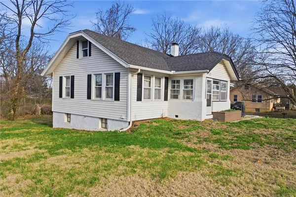 $1,150,000 | 106 Saratoga Avenue, Excelsior Springs, MO 64024