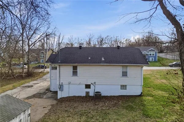 $1,150,000 | 106 Saratoga Avenue, Excelsior Springs, MO 64024