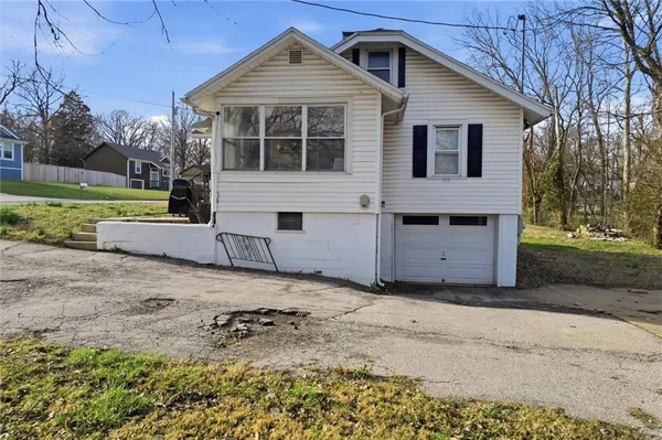 $1,150,000 | 106 Saratoga Avenue, Excelsior Springs, MO 64024
