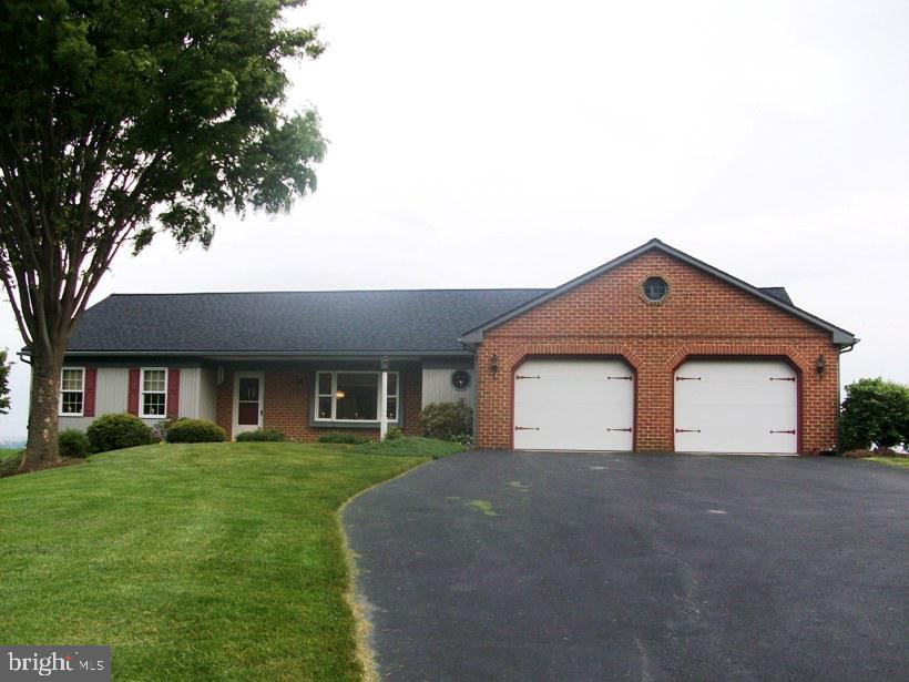 3901 White Oak Road Paradise, PA 17562 - Photo 1 of 16 Gallery Image 1