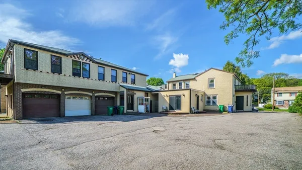 $4,400 | 298 River Street, Unit 298, Newton, MA 02465
