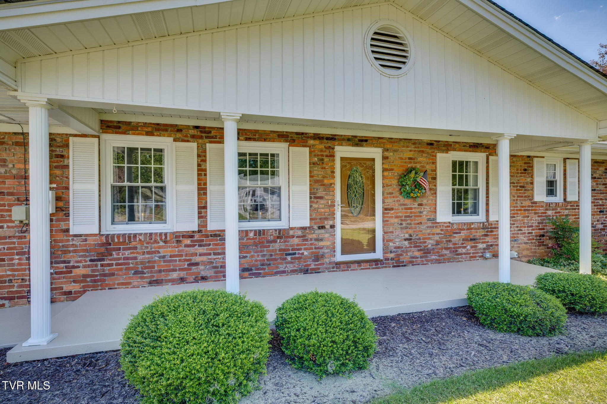 2106 Knob Creek Road Johnson City, TN 37604 - Photo 3 of 39 004