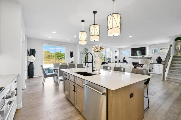 $999,000 | 7690 Preserve Parkway, Mequon, WI 53097