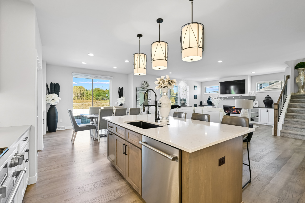 7690 Preserve Parkway Mequon, WI 53097 - Photo 11 of 58 Large Kitchen Area