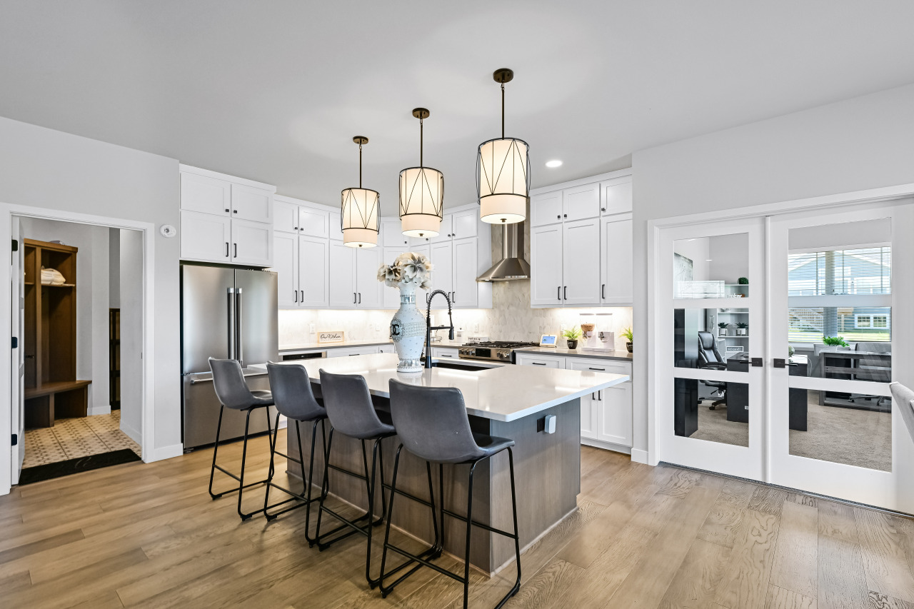 7690 Preserve Parkway Mequon, WI 53097 - Photo 13 of 58 Large Kitchen Area
