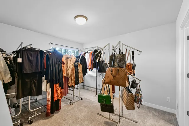 $1,200,900 | 7690 Preserve Parkway, Mequon, WI 53097