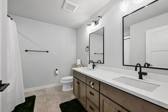 $1,200,900 | 7690 Preserve Parkway, Mequon, WI 53097