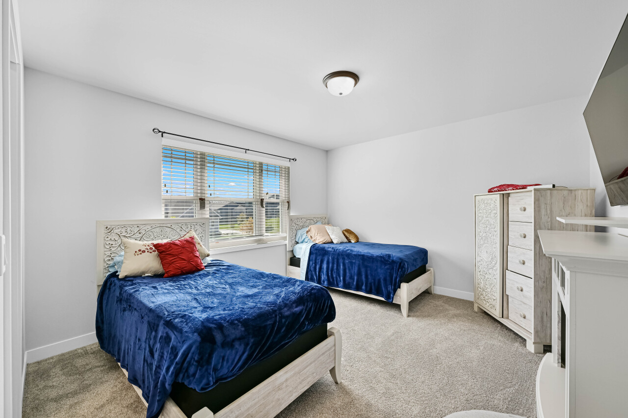 7690 Preserve Parkway Mequon, WI 53097 - Photo 28 of 58 Bedroom #3