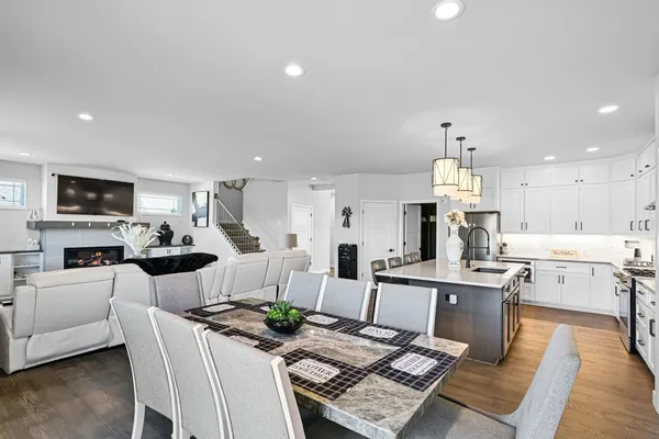 $999,000 | 7690 Preserve Parkway, Mequon, WI 53097