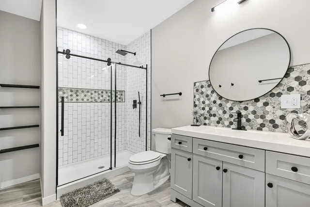 $1,200,900 | 7690 Preserve Parkway, Mequon, WI 53097