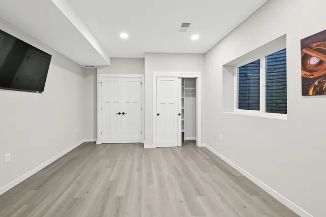 $1,200,900 | 7690 Preserve Parkway, Mequon, WI 53097