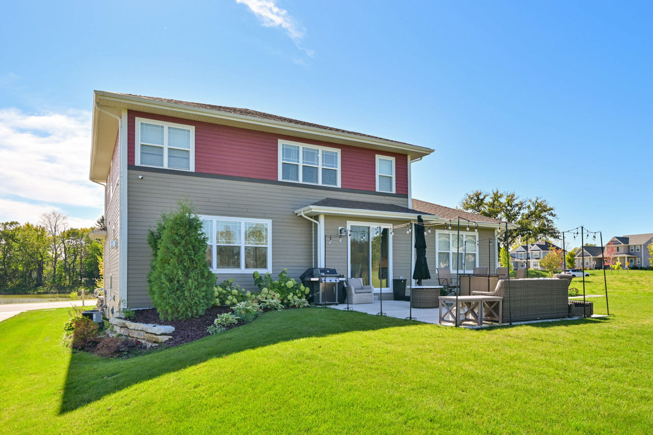 7690 Preserve Parkway Mequon, WI 53097 - Photo 42 of 58 Rear Exterior View & Patio