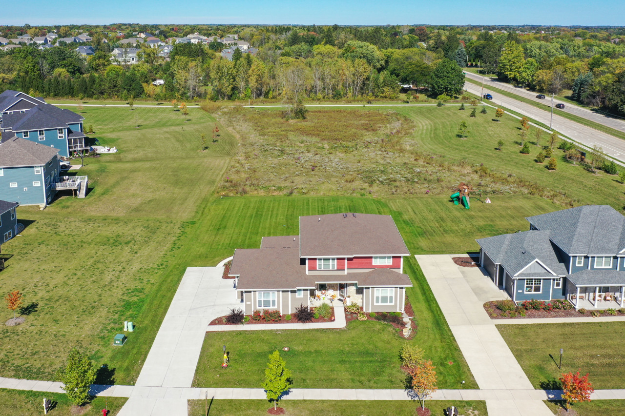 7690 Preserve Parkway Mequon, WI 53097 - Photo 50 of 58 Aerial View
