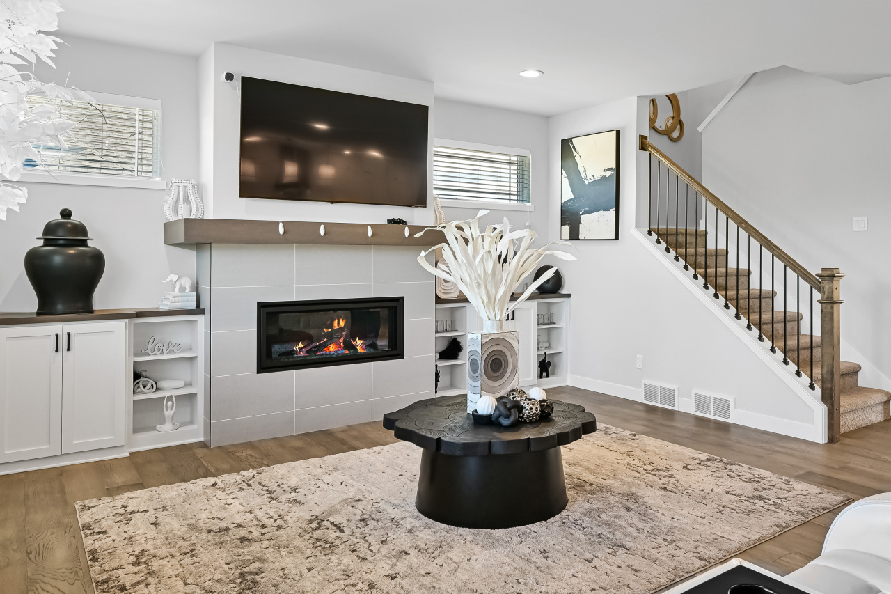 7690 Preserve Parkway Mequon, WI 53097 - Photo 7 of 58 Living Room and Fireplace
