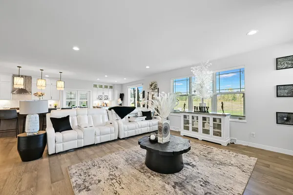 $999,000 | 7690 Preserve Parkway, Mequon, WI 53097