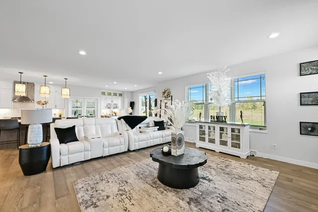 $1,200,900 | 7690 Preserve Parkway, Mequon, WI 53097