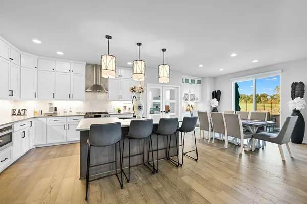 $999,000 | 7690 Preserve Parkway, Mequon, WI 53097