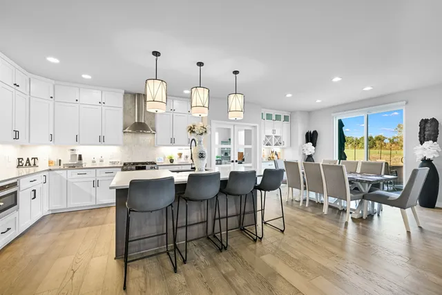 $1,200,900 | 7690 Preserve Parkway, Mequon, WI 53097