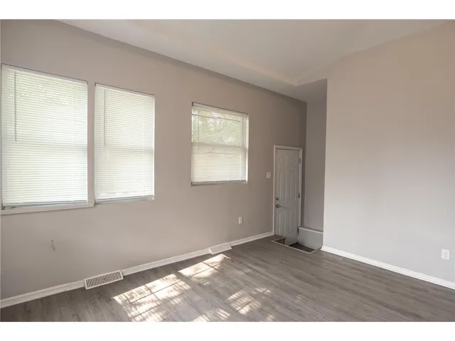 $2,500 | 1125 Margaret Street, St. Paul, MN 55106