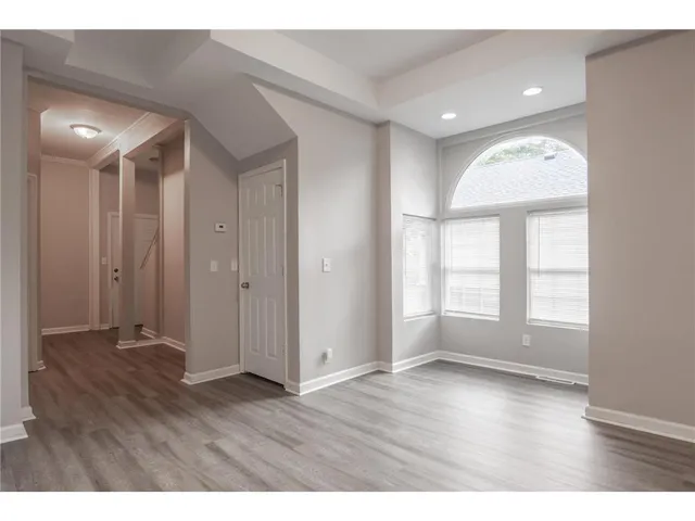 $2,500 | 1125 Margaret Street, St. Paul, MN 55106