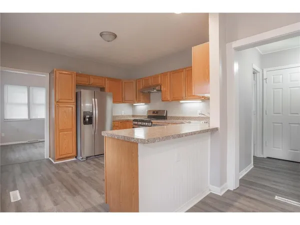 $2,500 | 1125 Margaret Street, St. Paul, MN 55106