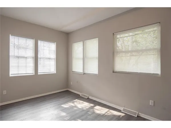 $2,500 | 1125 Margaret Street, St. Paul, MN 55106
