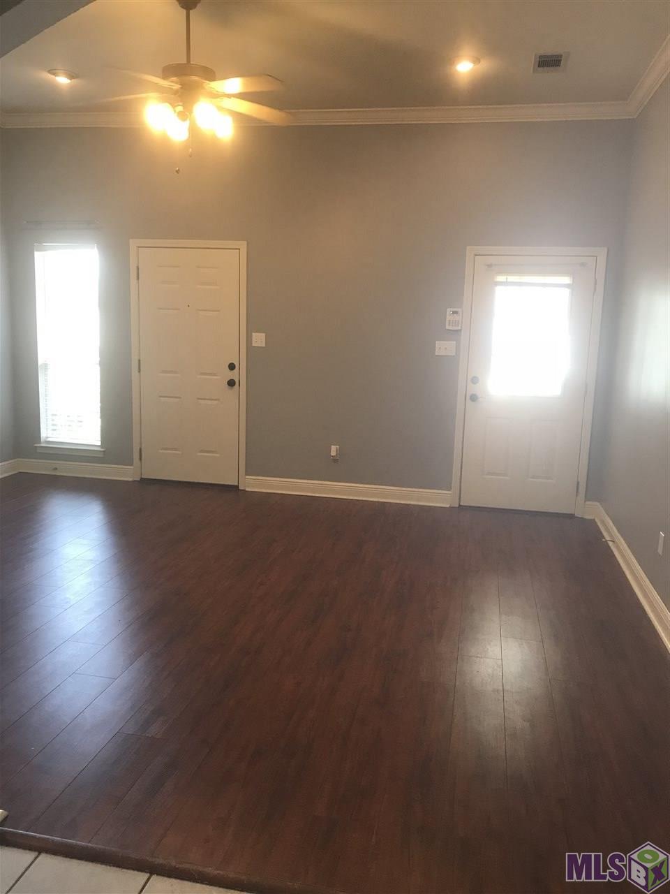 9455 Pecan Tree Drive Baton Rouge, LA 70810 - Photo 2 of 33 Living Room
