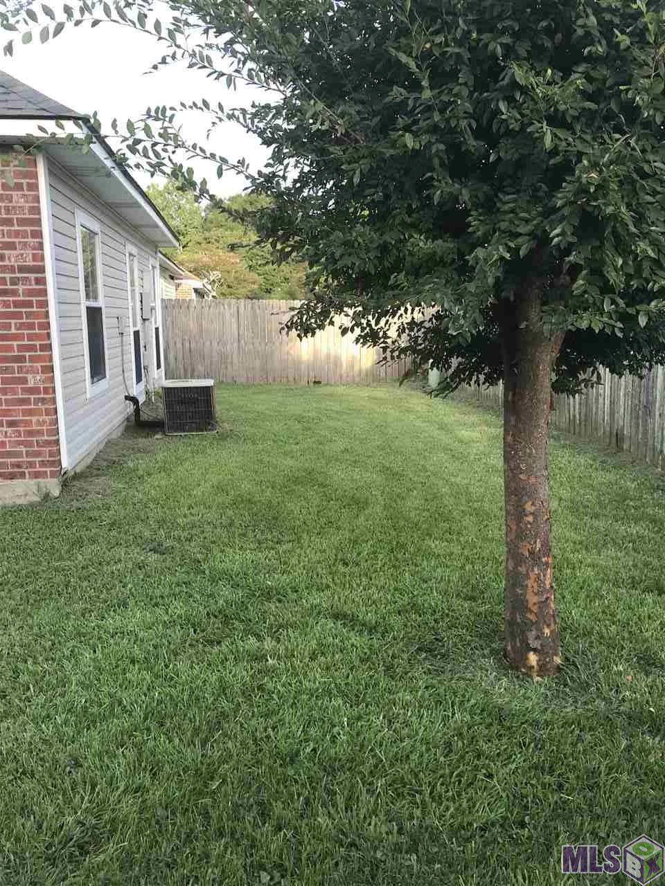 9455 Pecan Tree Drive Baton Rouge, LA 70810 - Photo 27 of 33 Backyard