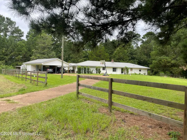 $280,000 | 450 Hancock Road Southeast, Meadville, MS 39653