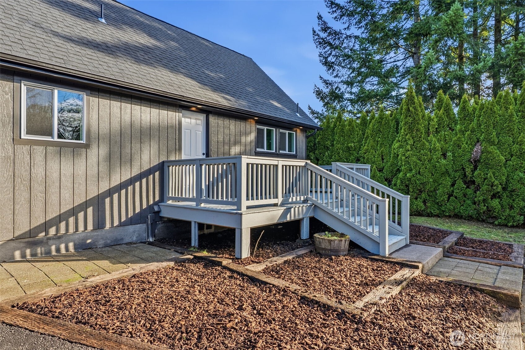 508 Nevada Drive Longview, WA 98632 - Photo 22 of 29 a view of a roof deck with wooden fence and floor