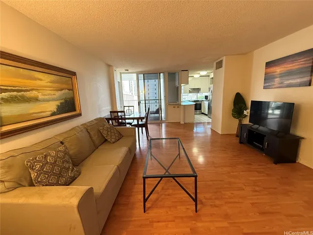 $3,200 | 1212 Nuuanu Avenue, Unit 705, Honolulu, HI 96817