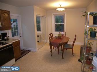 711 Crestview Road Philadelphia, PA 19128 - Photo 3 of 12 Kitchen