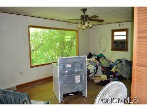 131 Osborne Ridge Road Canton, NC 28716 - Photo 4 of 11 a view of a interior of the house