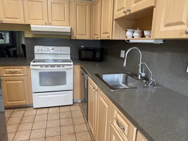 $1,900 | 1460 Northwest 19th Terrace, Unit 71A, Delray Beach, FL 33445