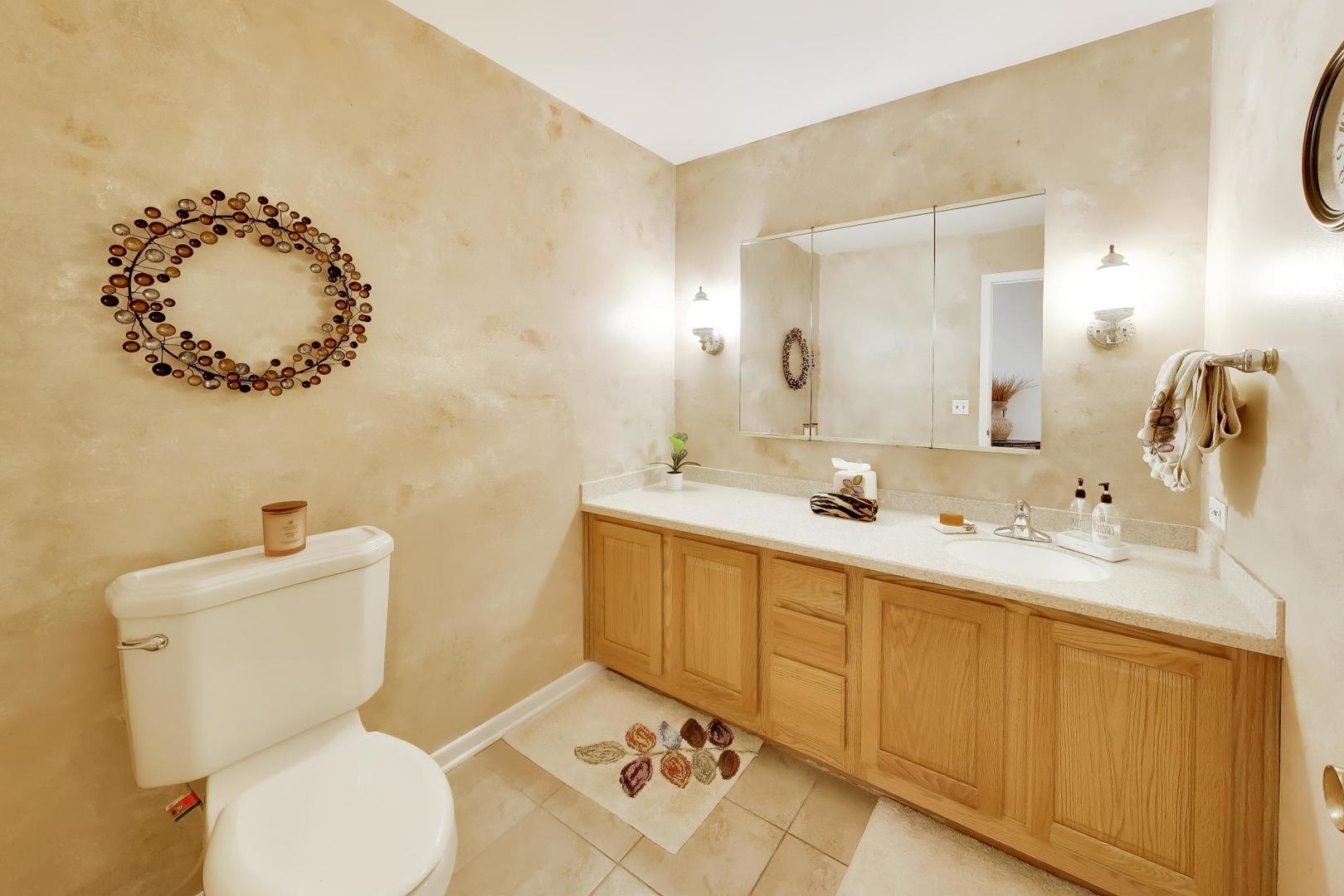 263 North Baynard Road Addison, IL 60101 - Photo 9 of 23