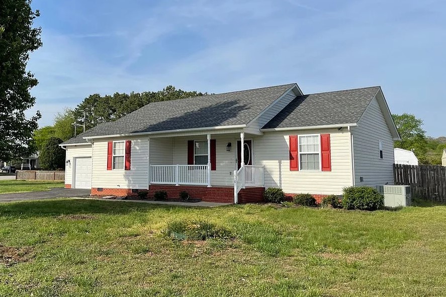 1610 Robert Road Columbia, TN 38401 - Photo 1 of 20