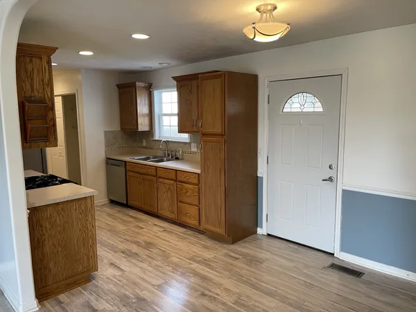 $2,100 | 1610 Robert Road, Columbia, TN 38401