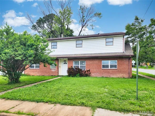 $280,000 | 8201 Braddock Drive, University City, MO 63132