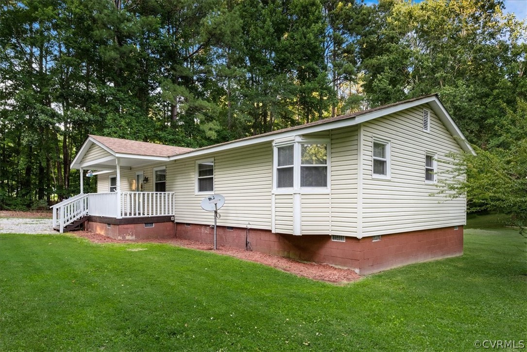 6522 Sturgeon Point Road Providence Forge, VA 23140 - Photo 3 of 28 Gallery Image 3