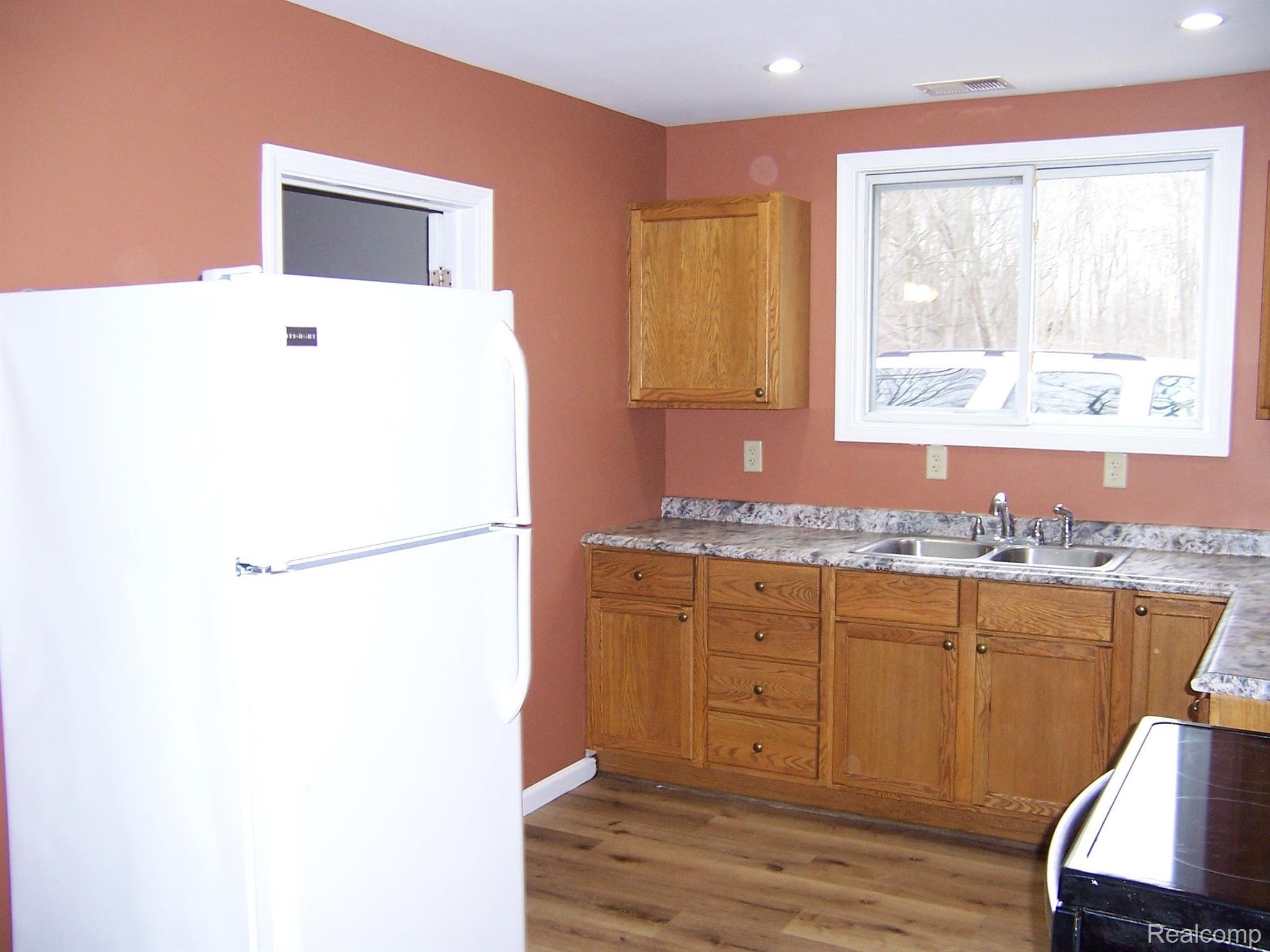 3815 State Road Fort Gratiot, MI 48059 - Photo 9 of 25