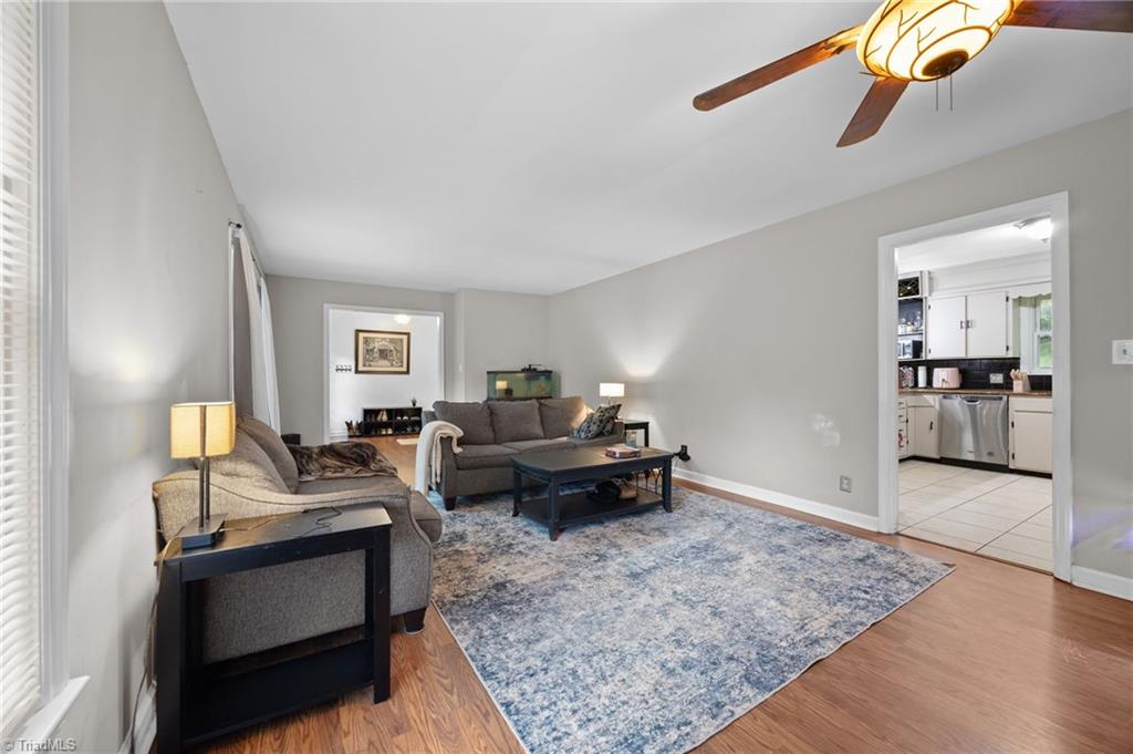 665 Alpine Road Winston-Salem, NC 27104 - Photo 7 of 28 Living Room