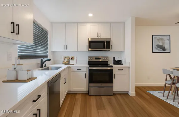 $3,250 | 399 Erbes Road, Unit 3, Thousand Oaks, CA 91362