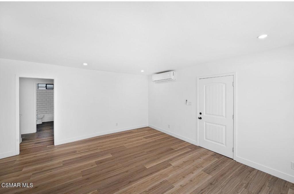 399 Erbes Road, Unit 3 Thousand Oaks, CA 91362 - Photo 4 of 17