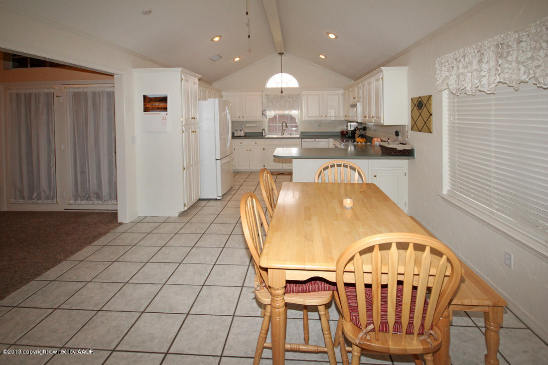 5408 Leo Lane Amarillo, TX 79110 - Photo 11 of 34 Dining and Kitchen