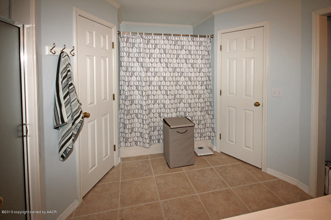 5408 Leo Lane Amarillo, TX 79110 - Photo 18 of 34 Master Bath